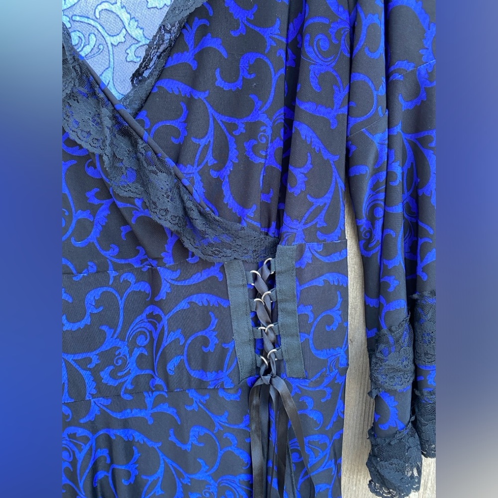 Elegant Blue and Black Wrap Dress - Picture 5 of 10